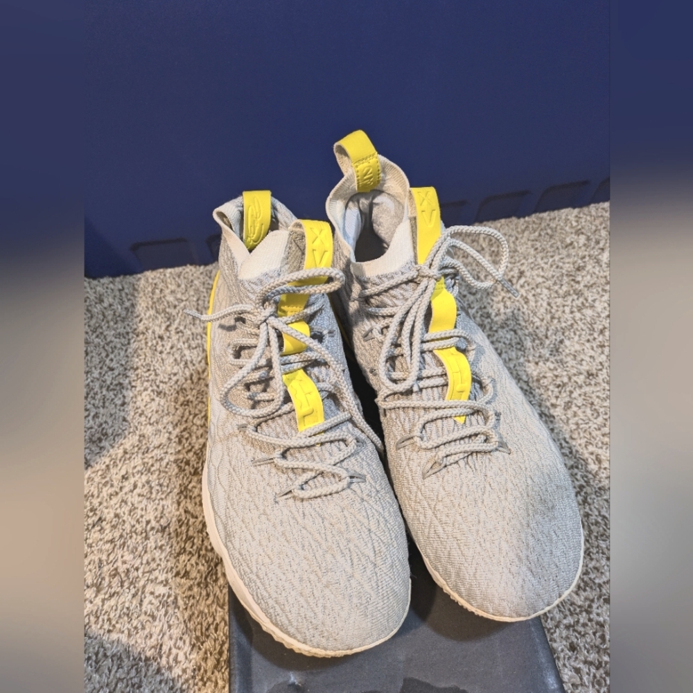 Men's Gray & Yellow Sneakers Size 12